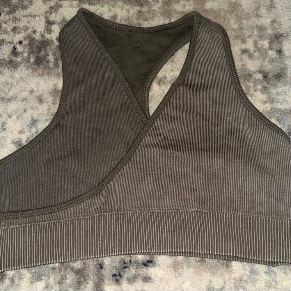 FABLETICS size medium like new Olive Green Ribbed Women's Crop Top/ Sports Bra